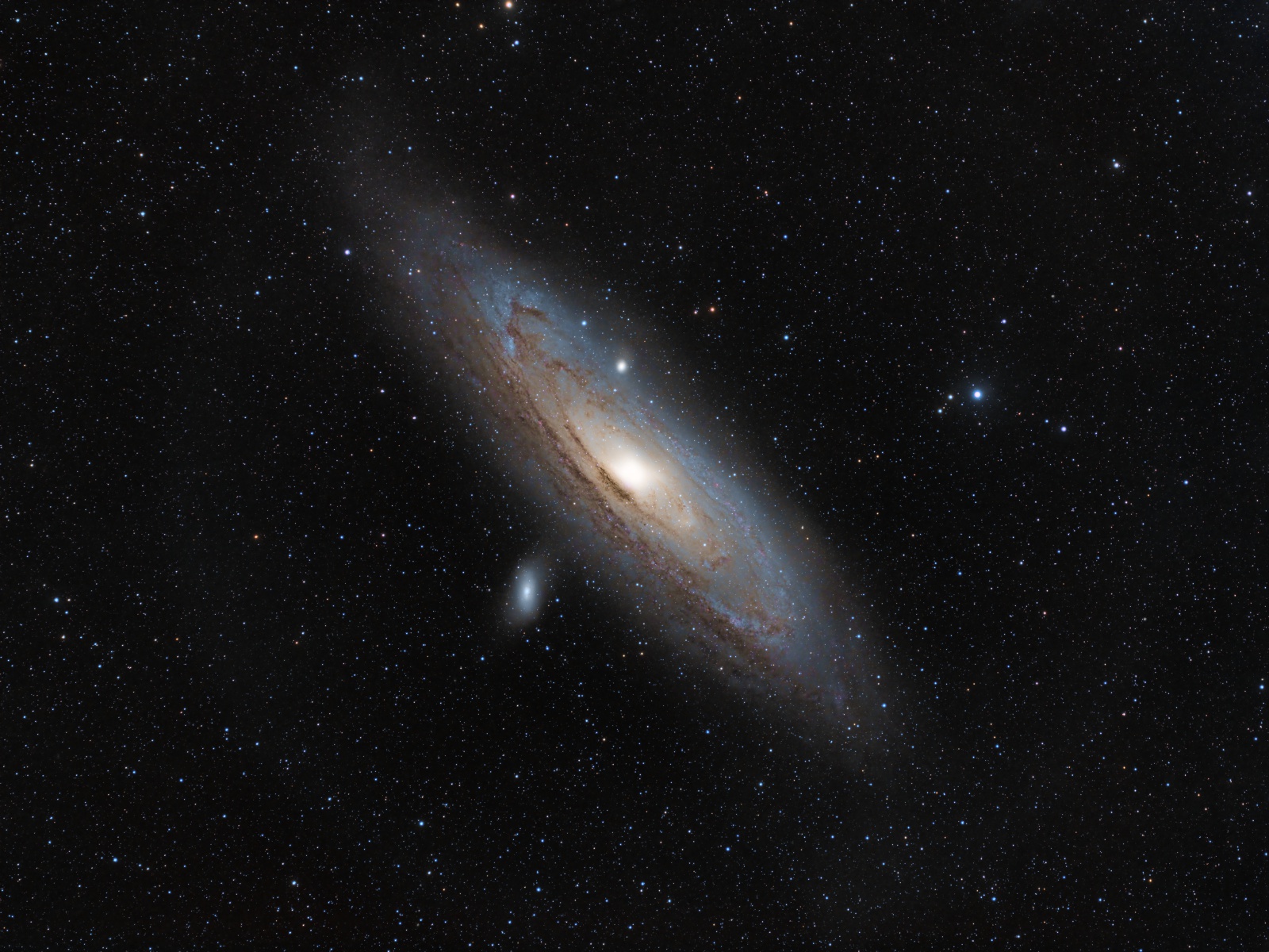 andromeda galaxy with binoculars